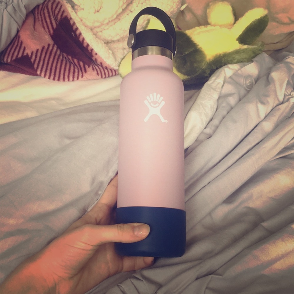 Lilac hydro with blue boot